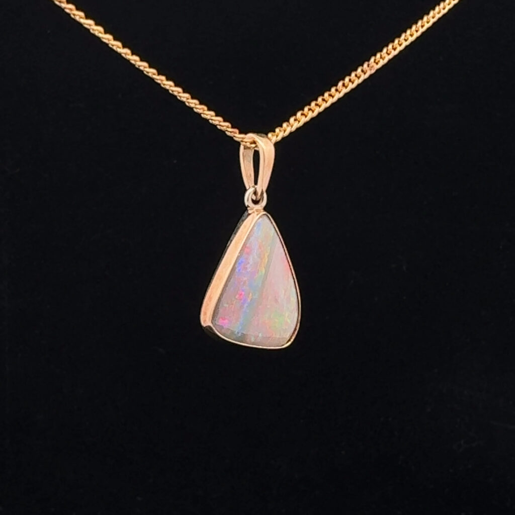 18K Yellow Gold Solid Crystal Opal Pendant 10496