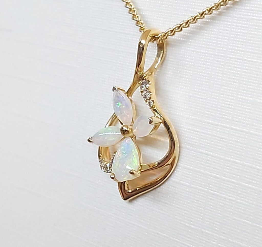 14k Yellow Gold Solid Crystal Opal Flower Pendant