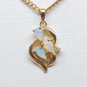 14k Yellow Gold Solid Crystal Opal Pendant