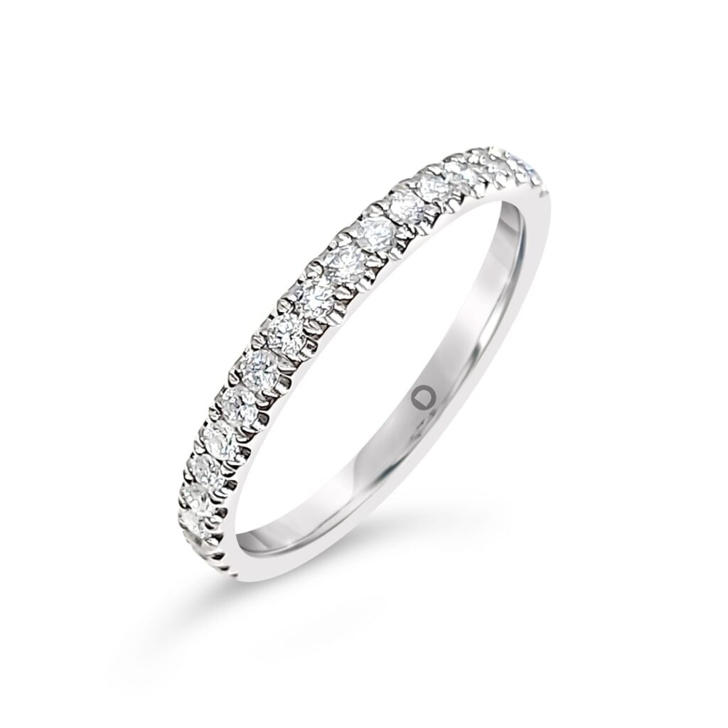18k Gold Diamond Band