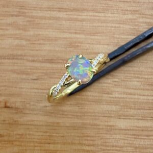 18k Gold Solid Crystal Opal And Diamond Ring