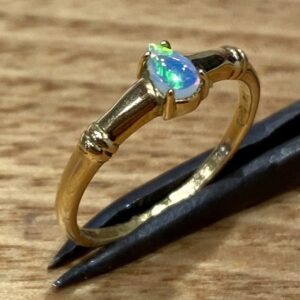 18k Gold Solid Crystal Opal Ring