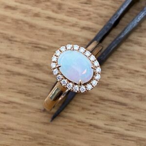 18k Gold Solid White Opal And Diamond Ring