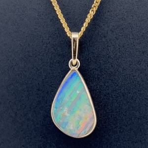 18K Yellow Gold Solid Crystal Opal Pendant