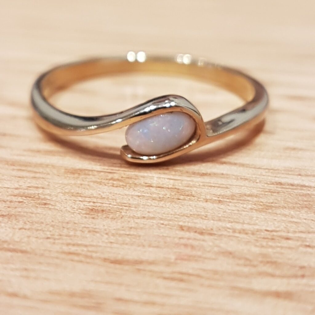 18k Gold Floating Solid Crystal Opal Ring