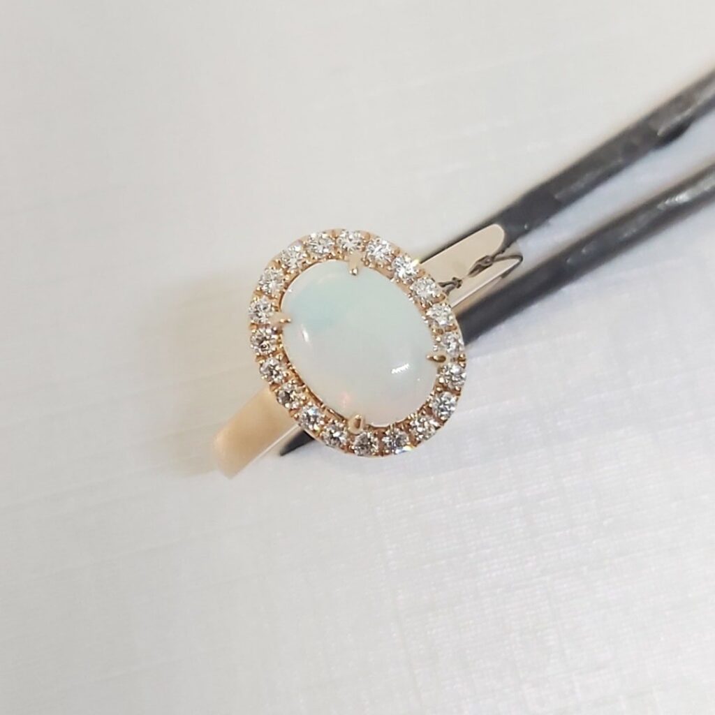 18k Gold Solid White Opal And Diamond Ring