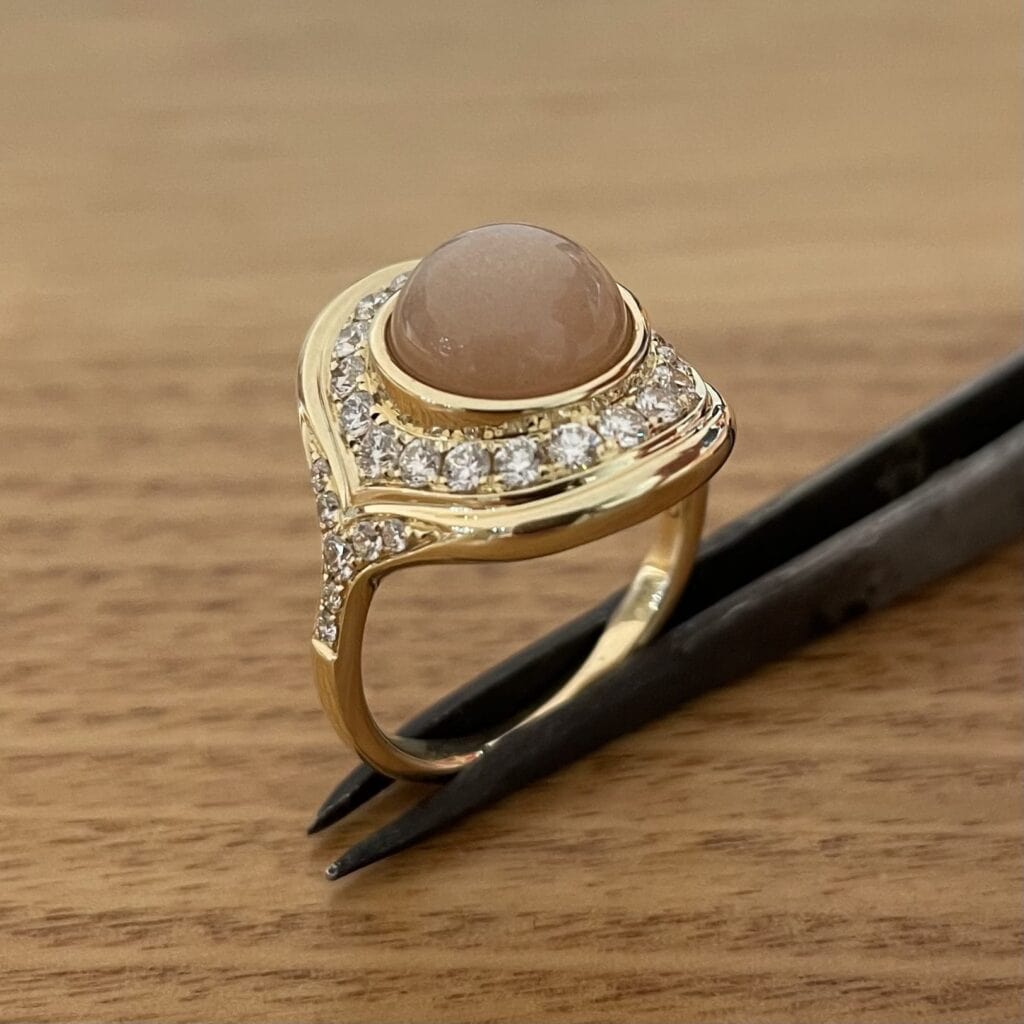 Yellow Gold Moonstone & Diamond Ring 675570