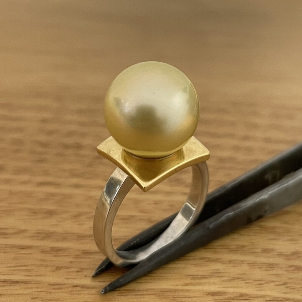18K WHITE & YELLOW GOLD SOUTH SEA PEARL RING