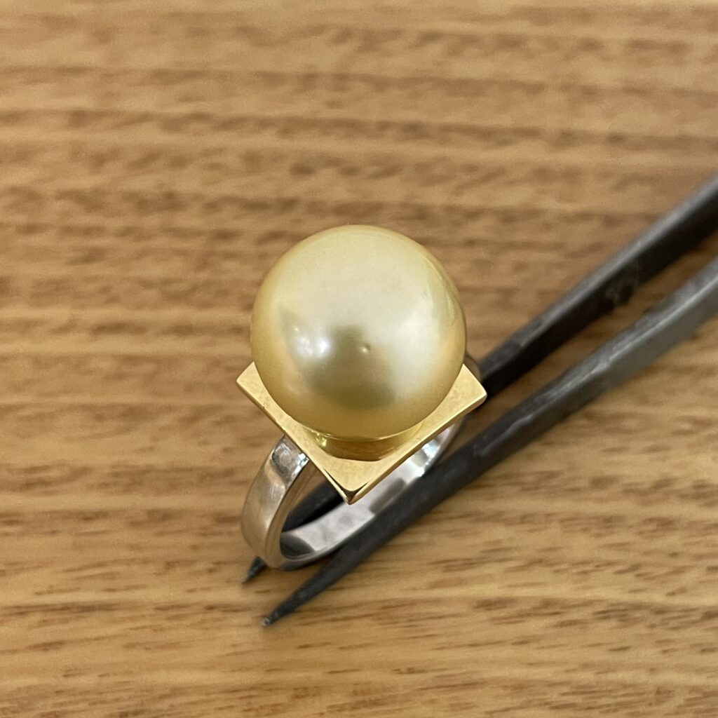 18K WHITE & YELLOW GOLD SOUTH SEA PEARL RING