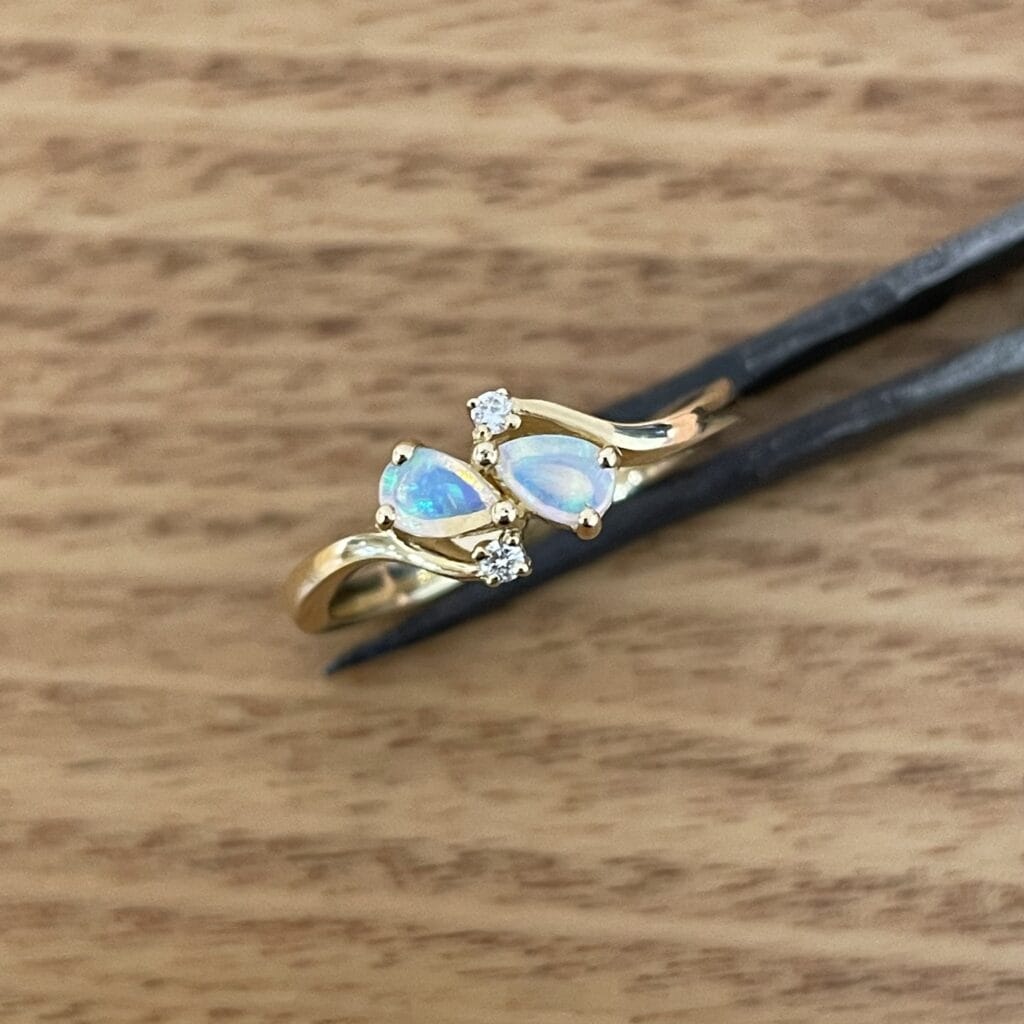 14K Gold Solid Crystal Opal Ring