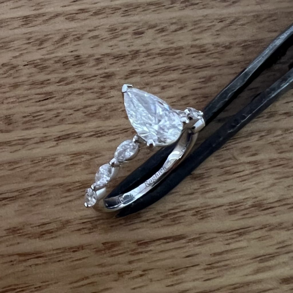 18K White Gold Diamond Ring 675953