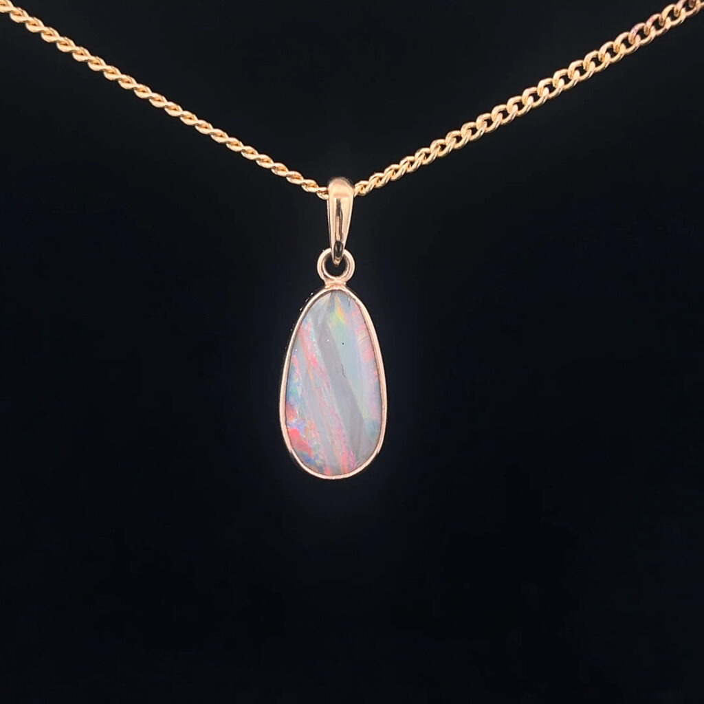 9K Yellow Gold Solid Crystal Opal Pendant 18441