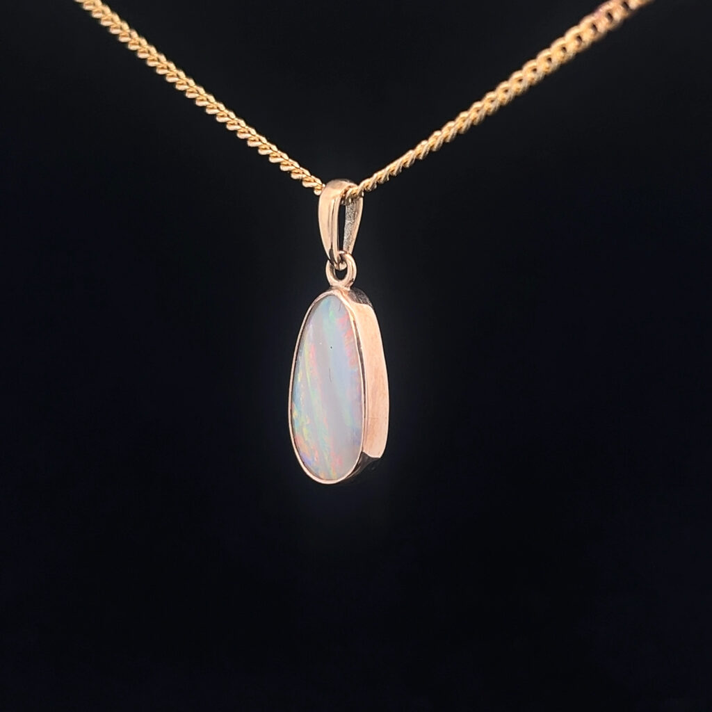 9K Yellow Gold Solid Crystal Opal Pendant 18441