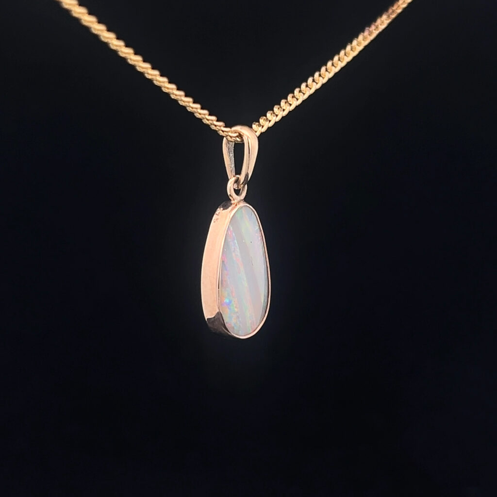 9K Yellow Gold Solid Crystal Opal Pendant 18441