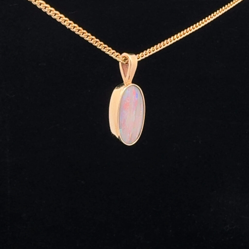 9K Yellow Gold Solid Crystal Opal Pendant 18444