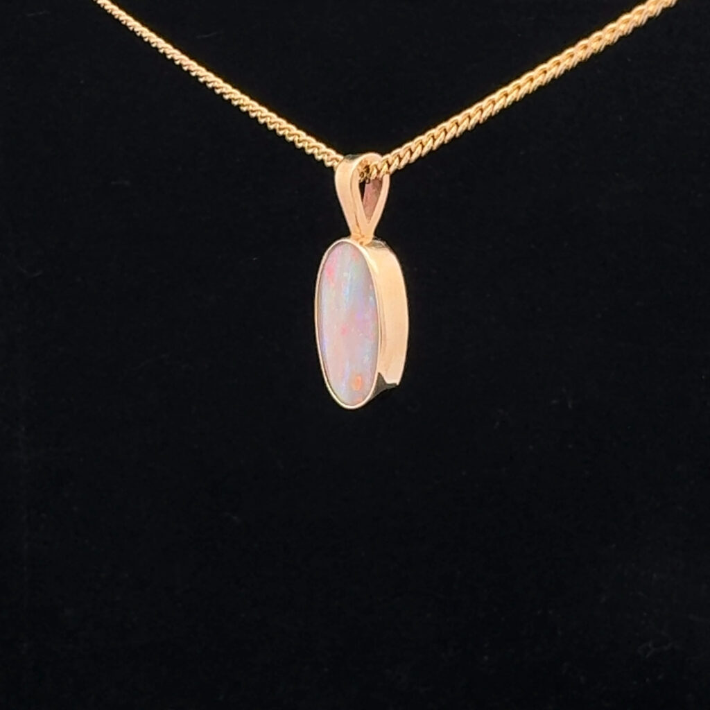 9K Yellow Gold Solid Crystal Opal Pendant 18444