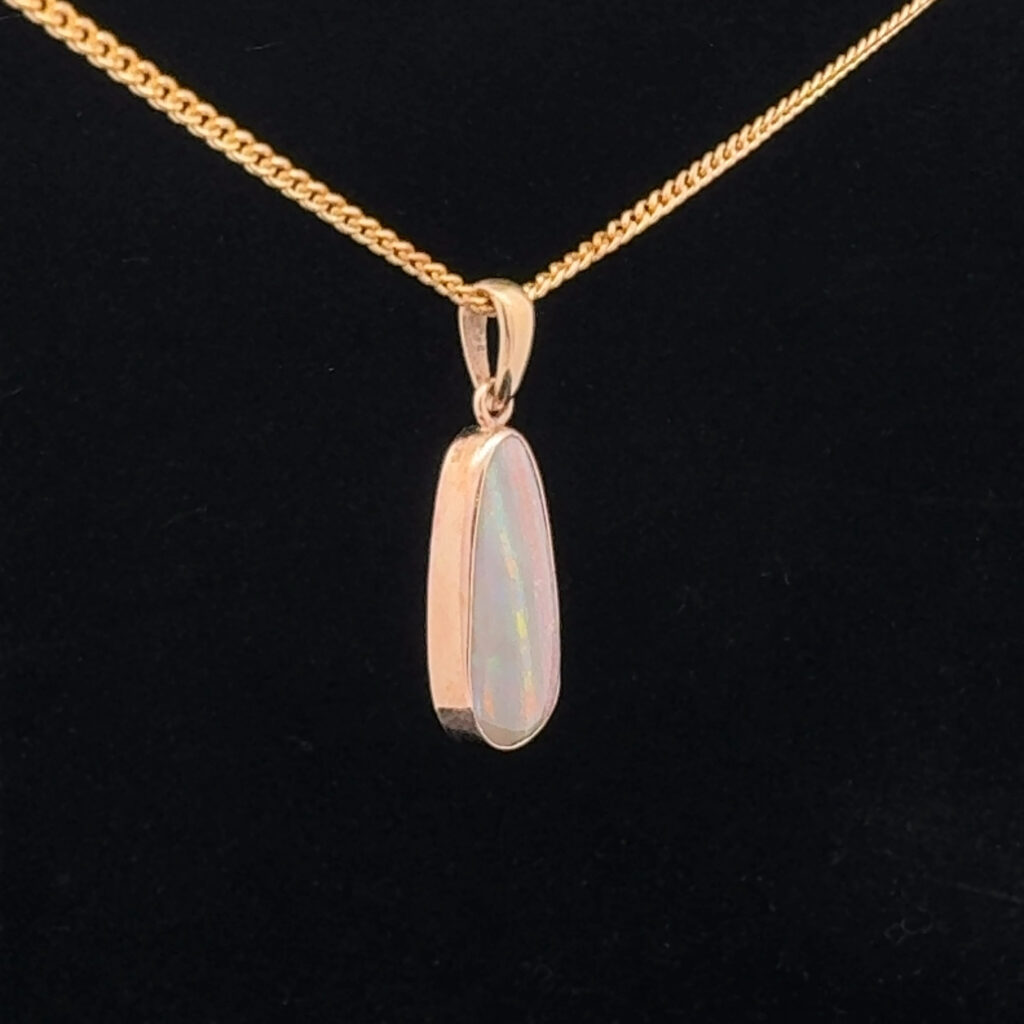 9K Yellow Gold Solid Crystal Opal Pendant 18450