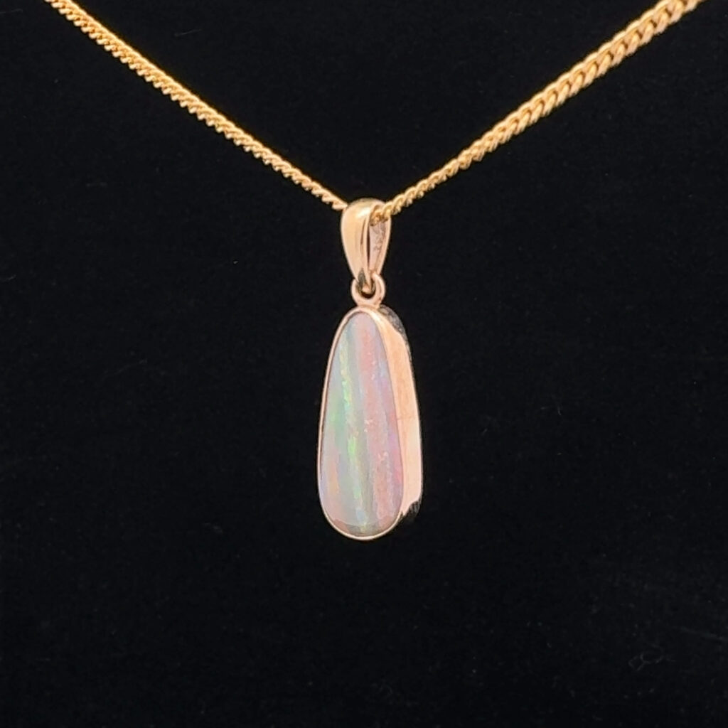 9K Yellow Gold Solid Crystal Opal Pendant 18450