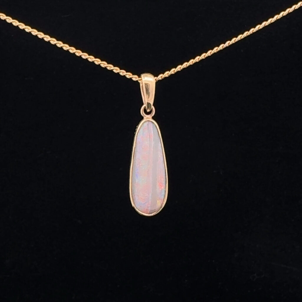 9K Yellow Gold Solid Crystal Opal Pendant 18456