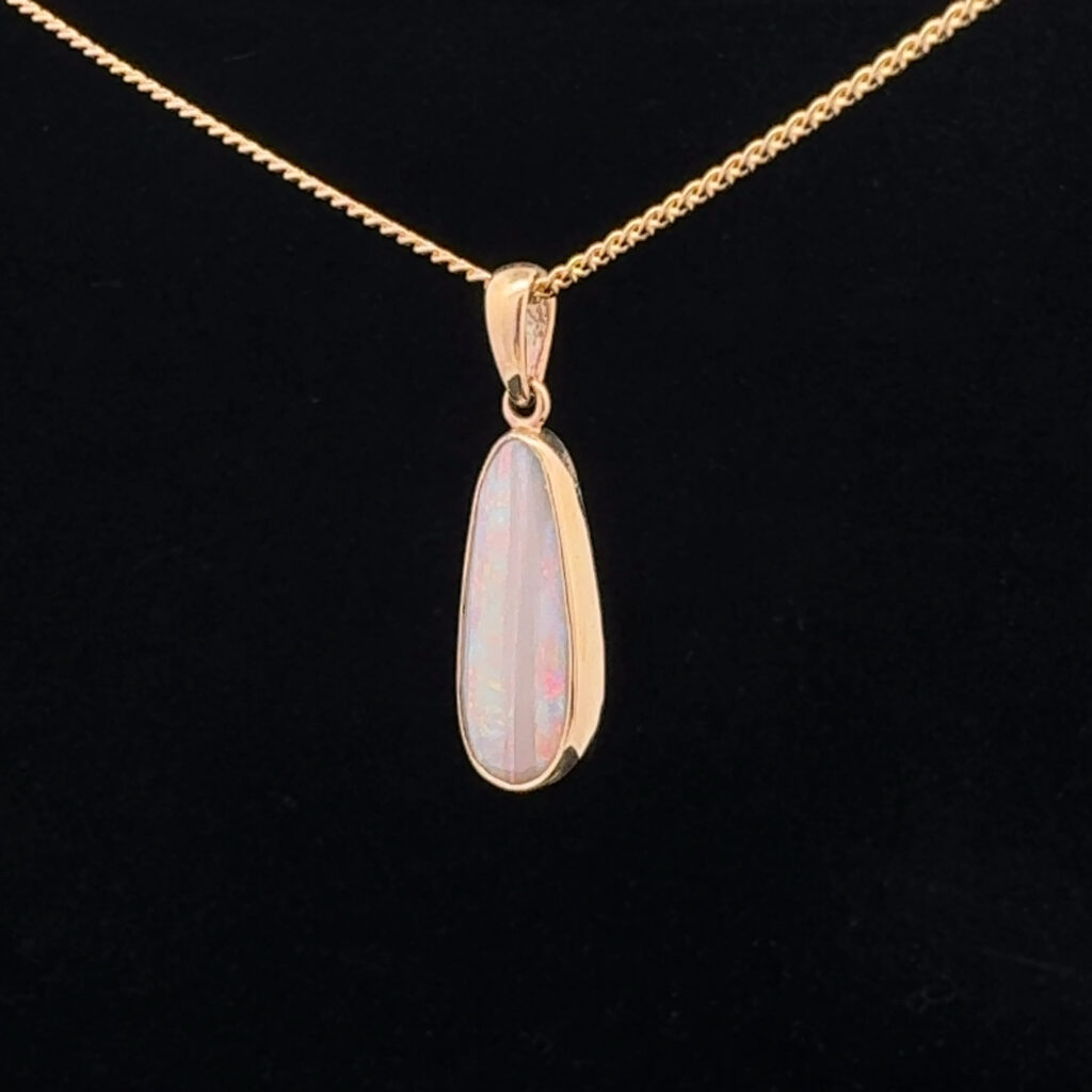 9K Yellow Gold Solid Crystal Opal Pendant 18456