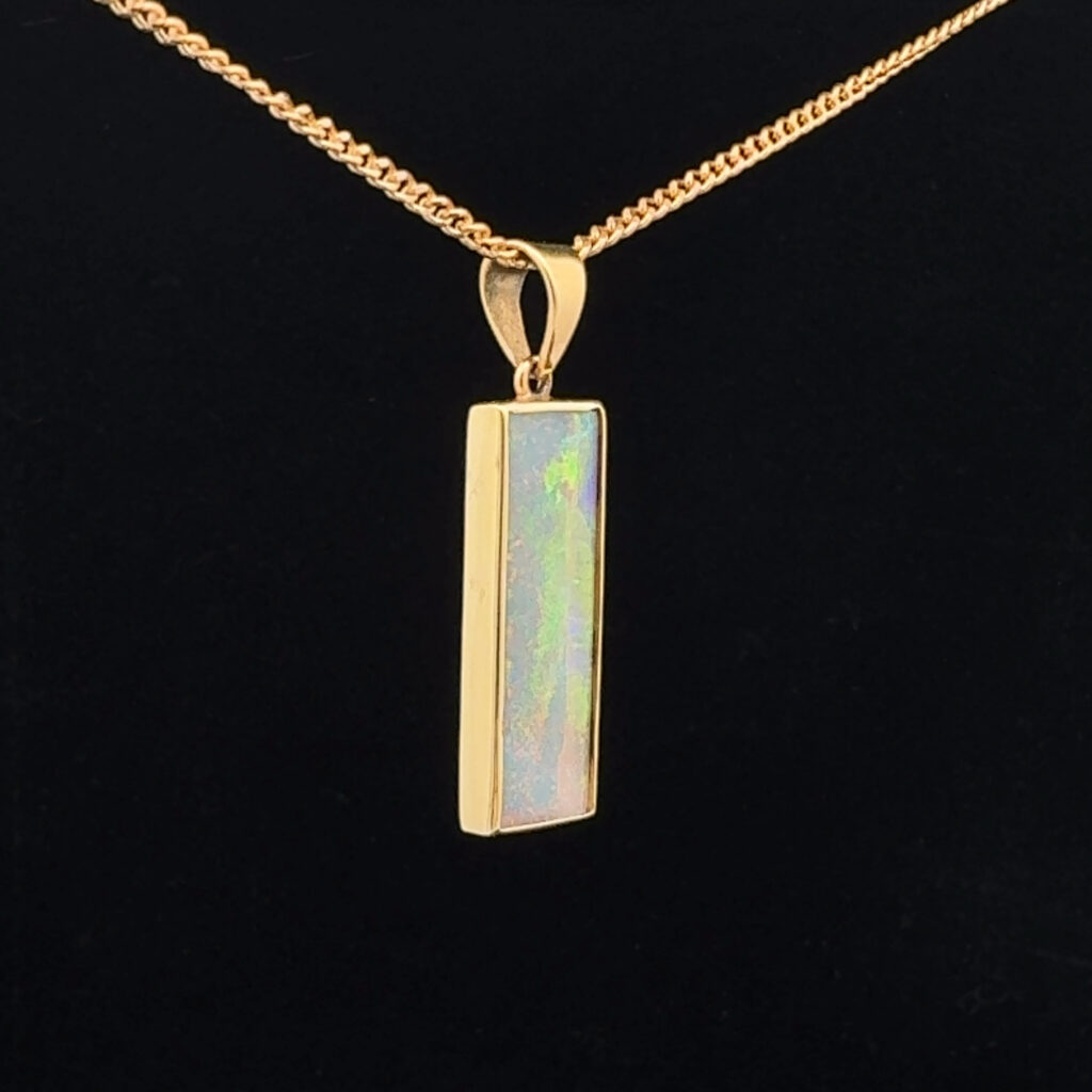 18K Yellow Gold Solid Crystal Opal Pendant 30286