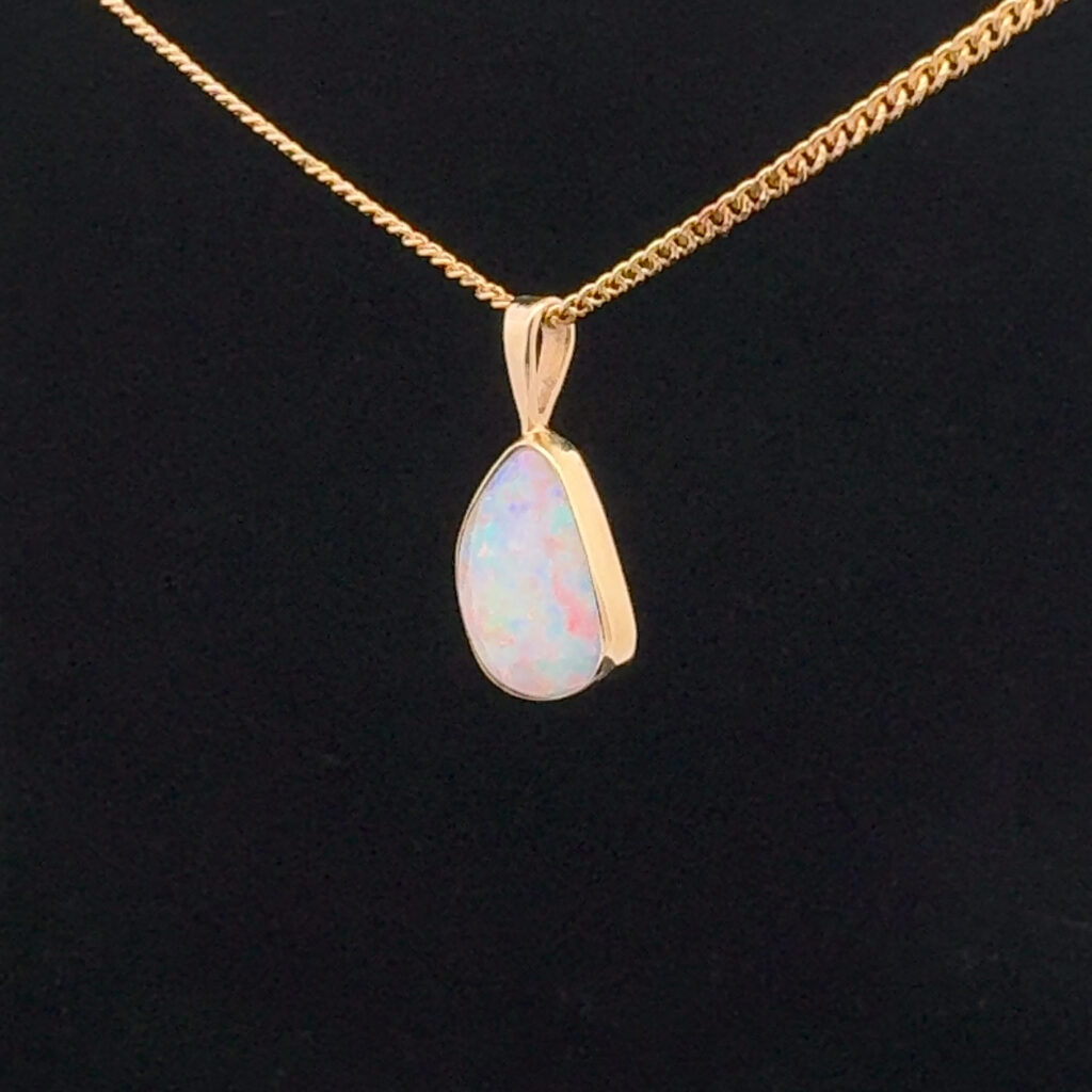 18K Yellow Gold Solid Crystal Opal Pendant 30293