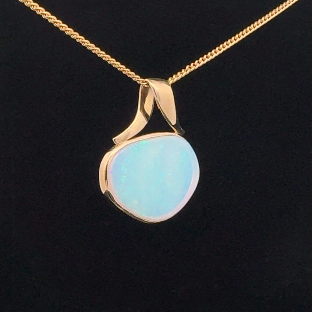 9K Yellow Gold Solid Crystal Opal Pendant 30295