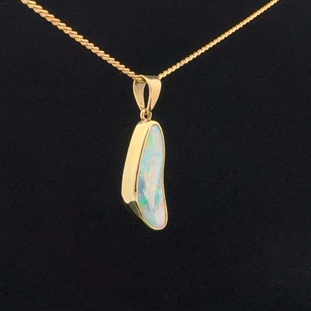 18K Yellow Gold Solid Crystal Opal Pendant 30298