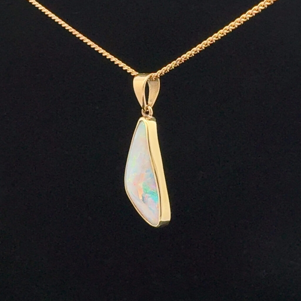 18K Yellow Gold Solid Crystal Opal Pendant 30298