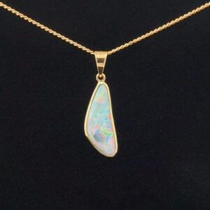 18K Yellow Gold Solid Crystal Opal Pendant 30298