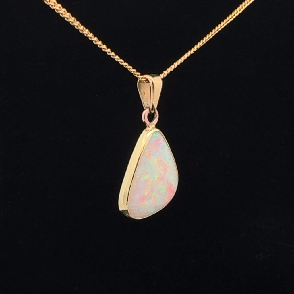 18K Yellow Gold Solid Crystal Opal Pendant 30301