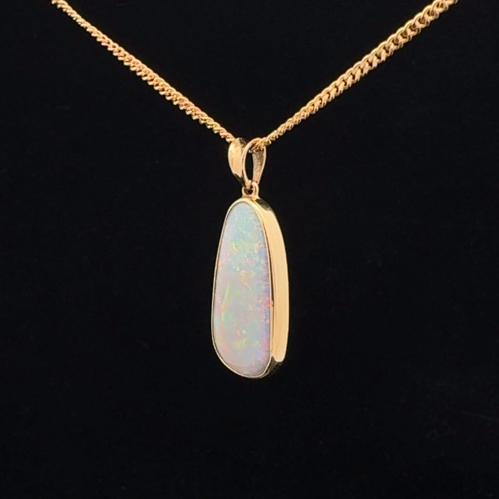 18K Yellow Gold Solid Crystal Opal Pendant 30304