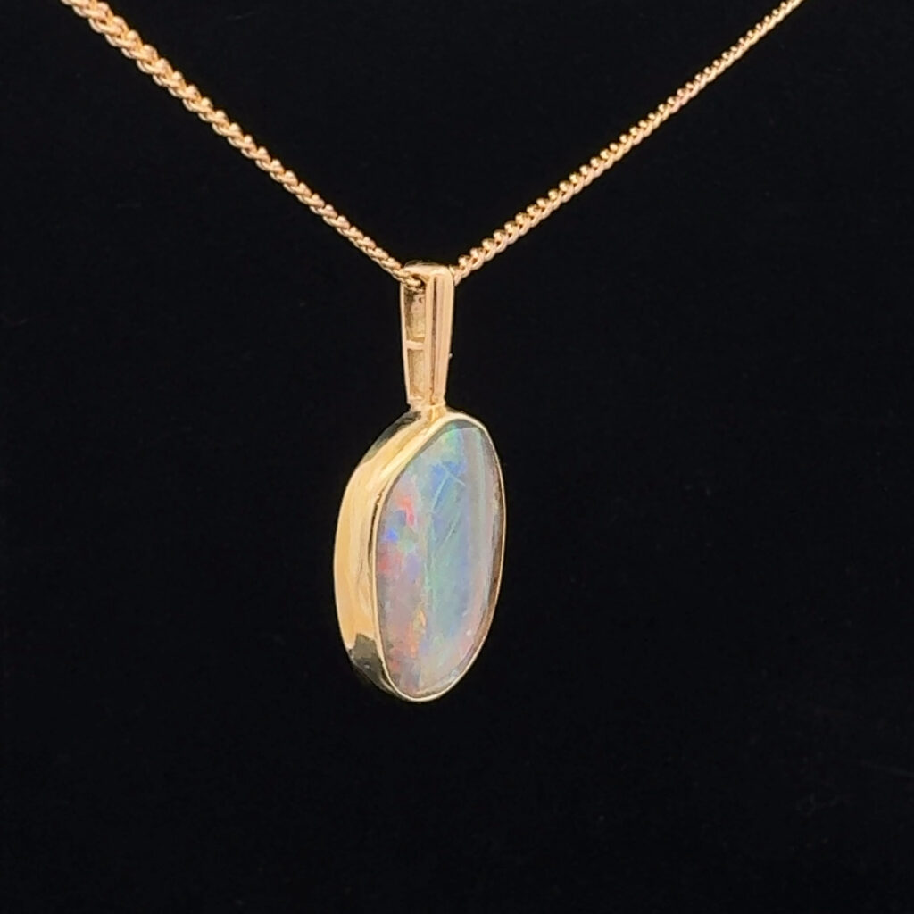 18K Yellow Gold Crystal Opal Pendant 30307