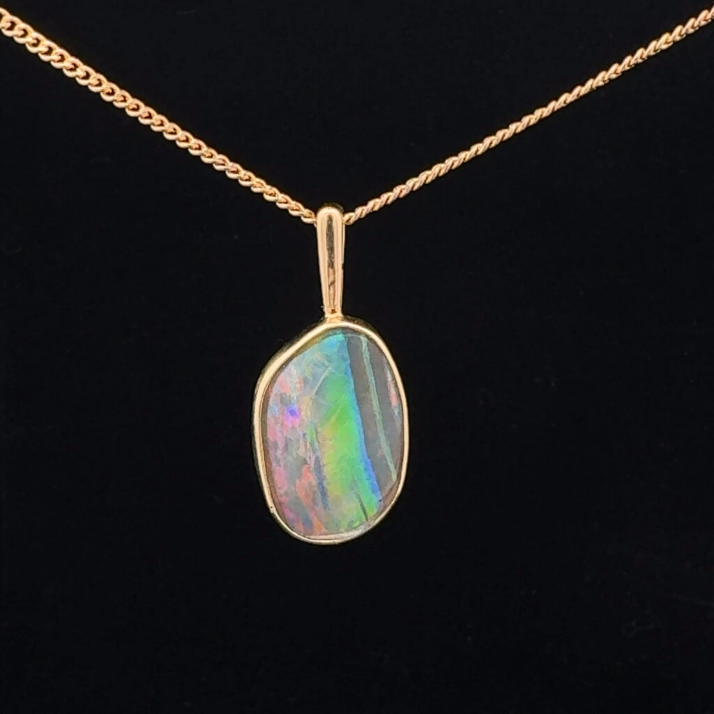 18K Yellow Gold Crystal Opal Pendant 30307