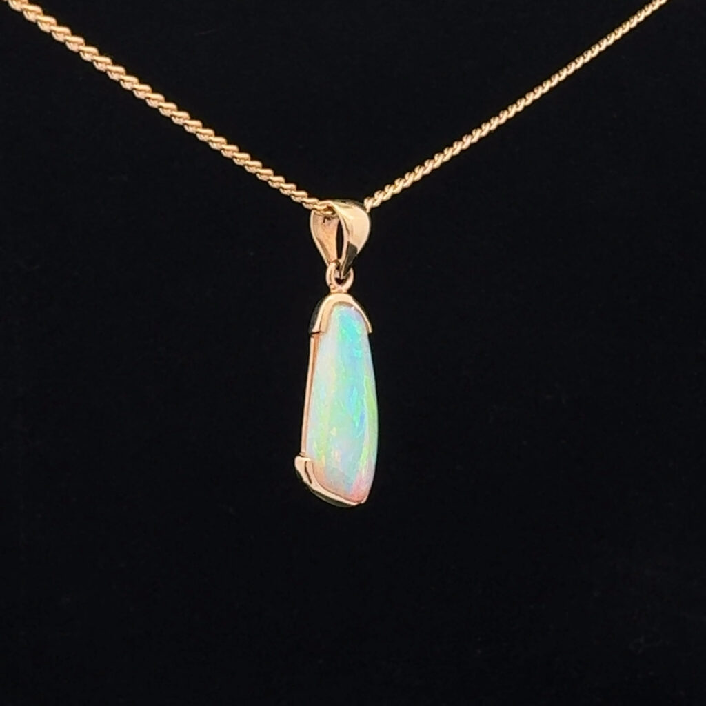 18K Yellow Gold Solid Crystal Opal Pendant 30310