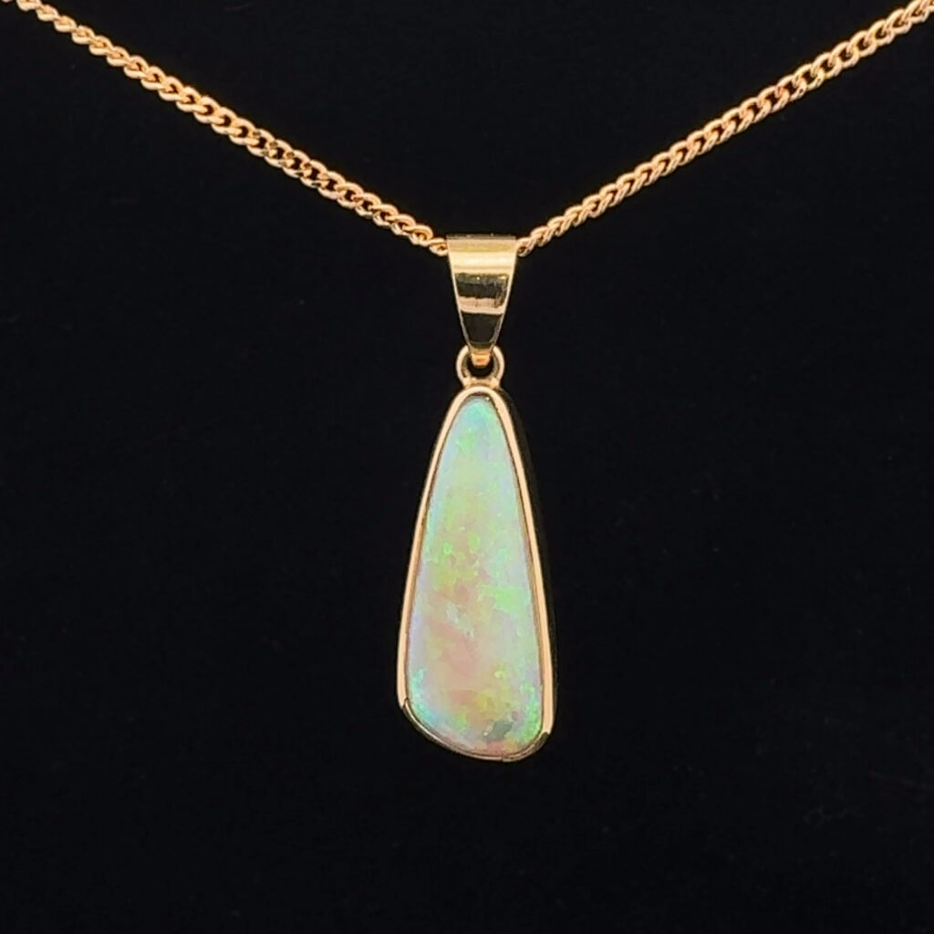 18K Yellow Gold Solid Crystal Opal Pendant 30313