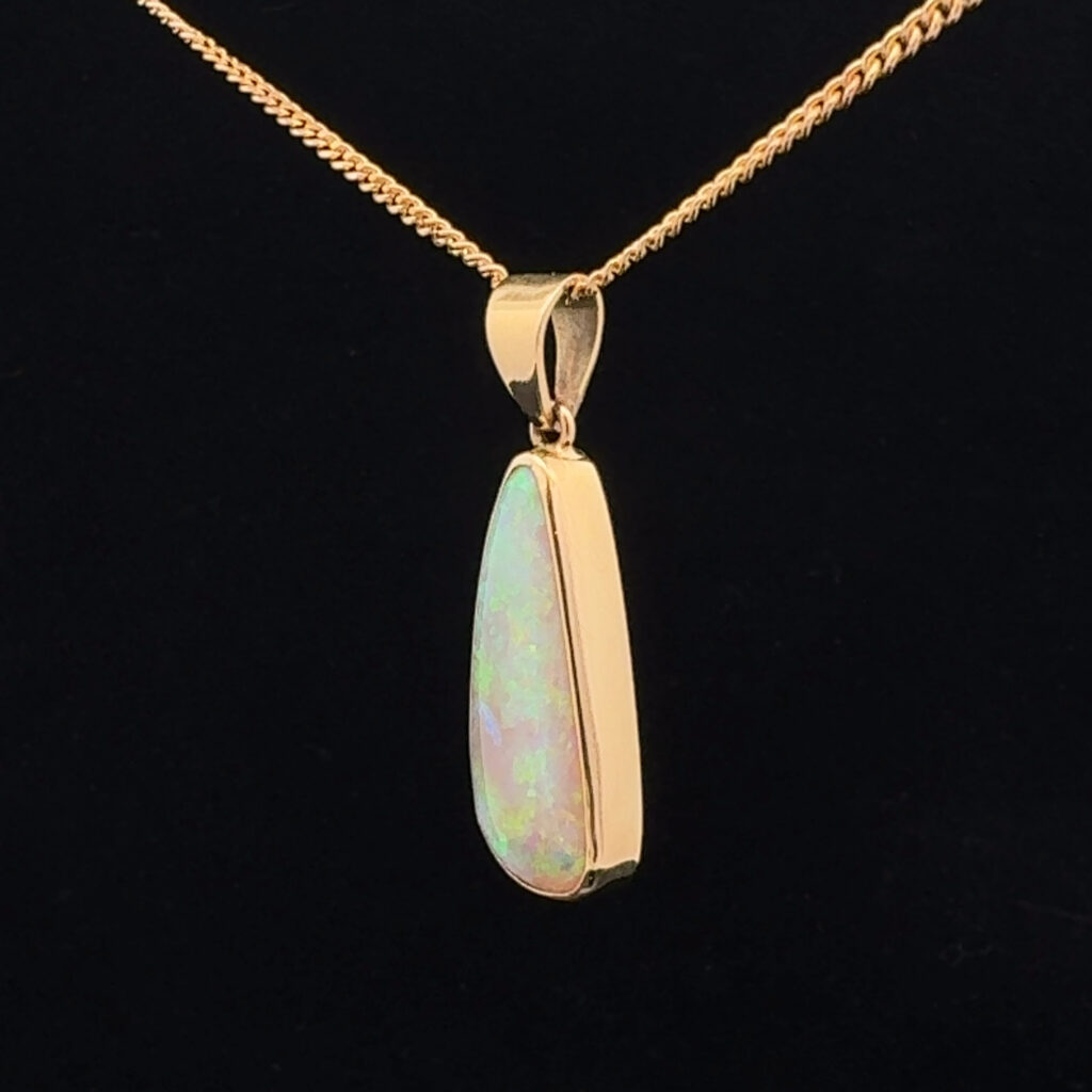 18K Yellow Gold Solid Crystal Opal Pendant 30313