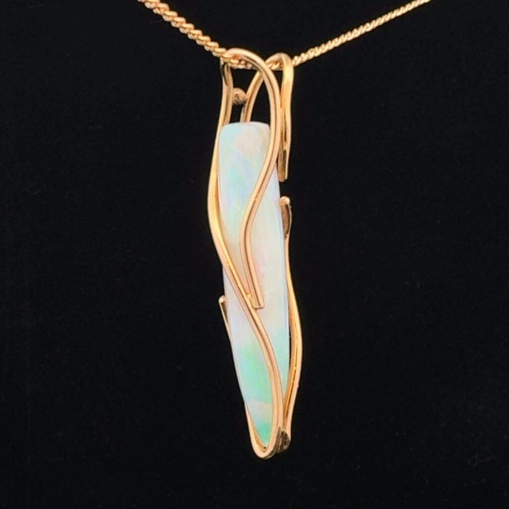 18K Yellow Gold Solid Crystal Opal Pendant 30815