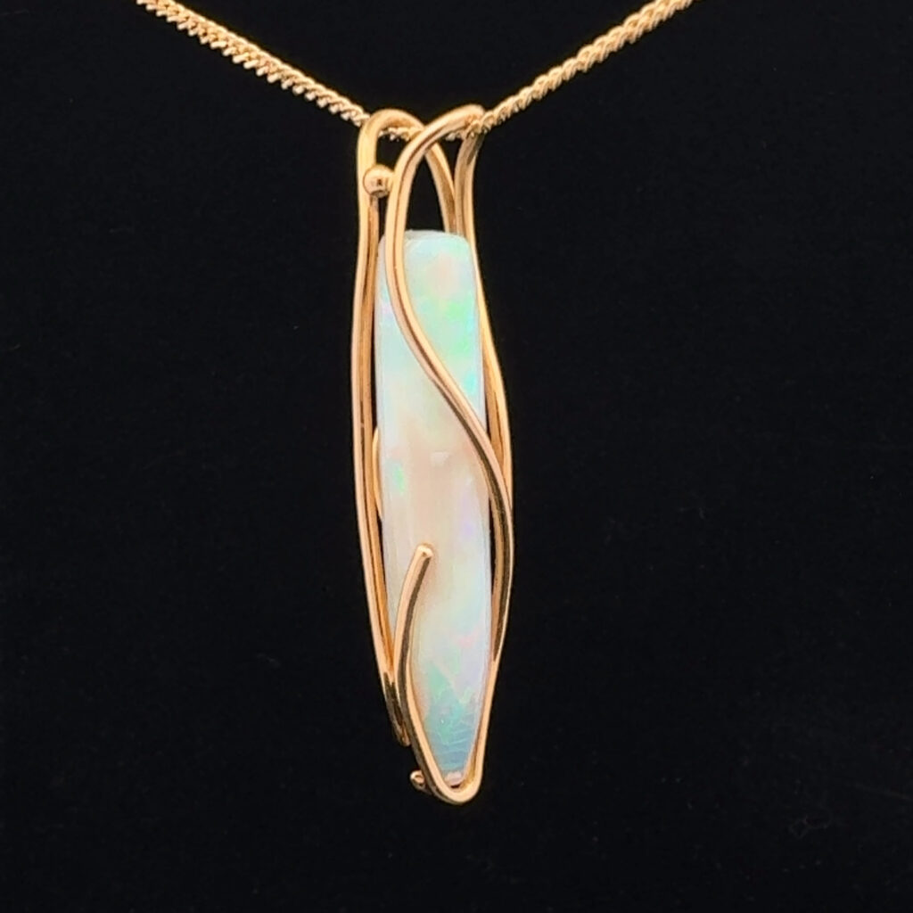 18K Yellow Gold Solid Crystal Opal Pendant 30815