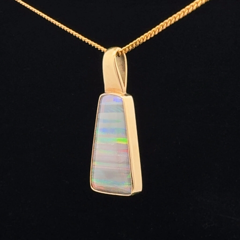 18K Yellow Gold Solid Crystal Opal Pendant 30818