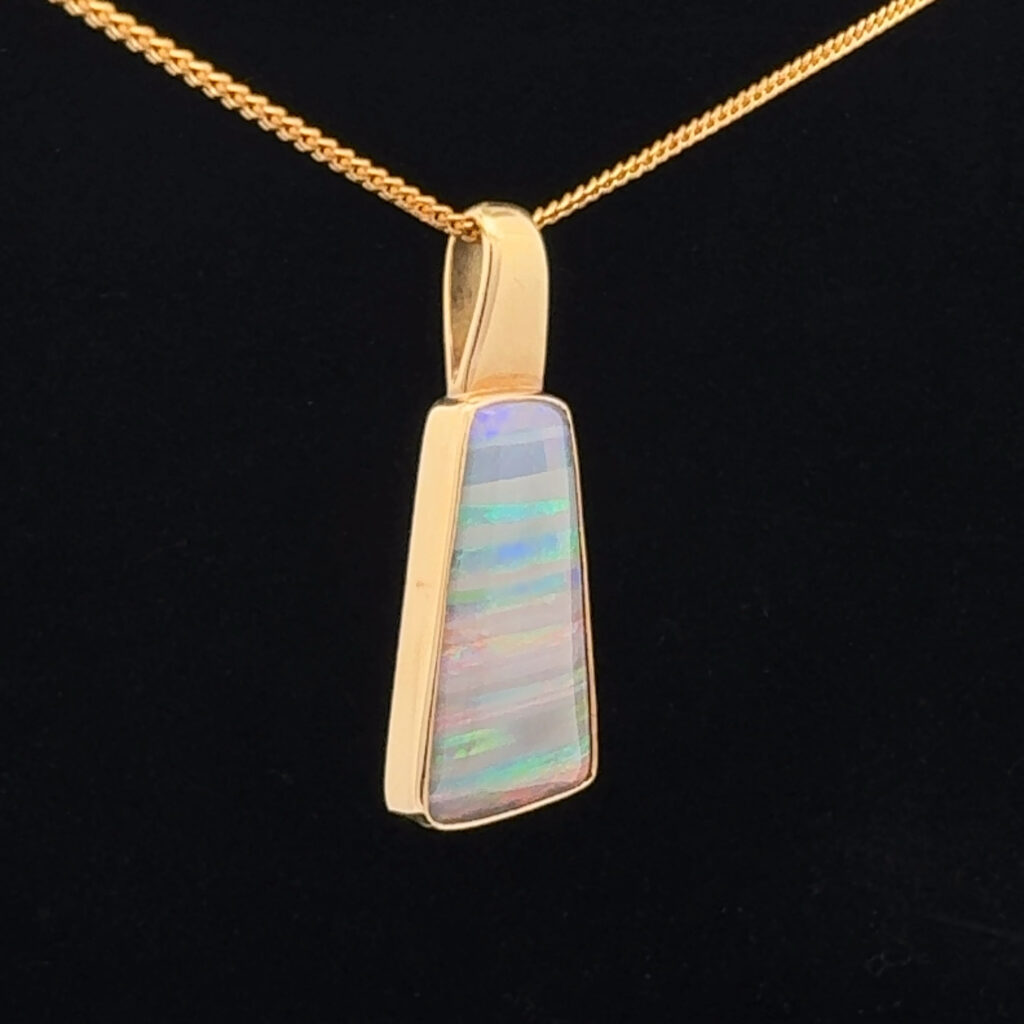 18K Yellow Gold Solid Crystal Opal Pendant 30818