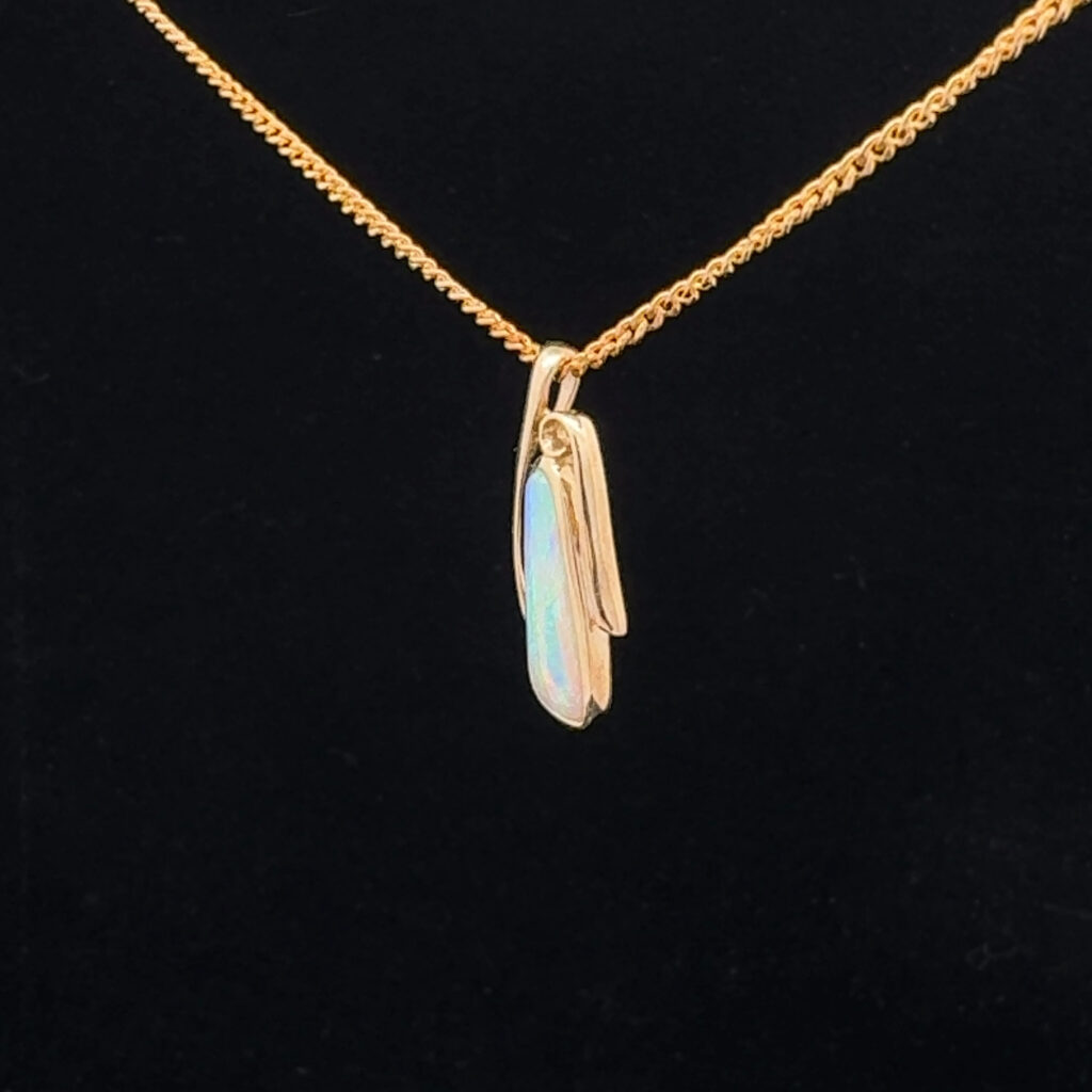 9K Yellow Gold Solid Crystal Opal Pendant 30824