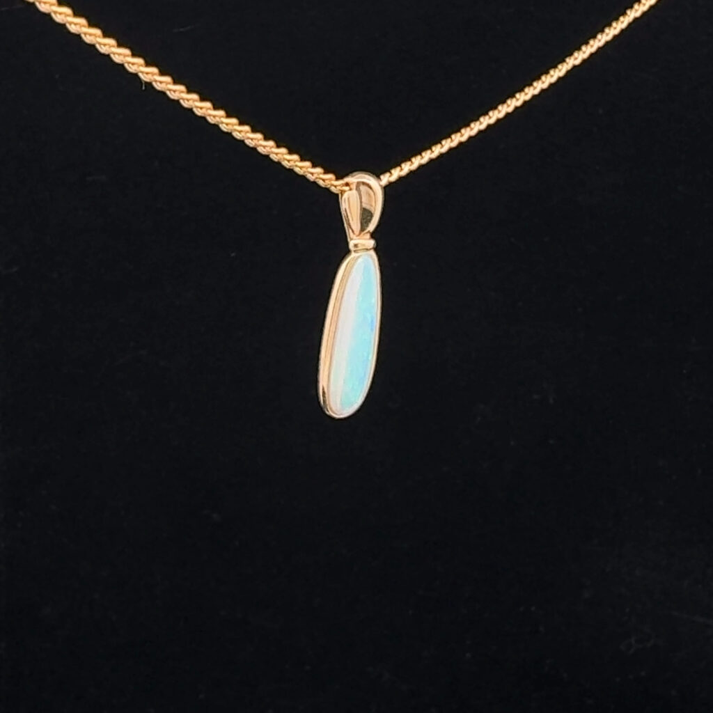 9K Yellow Gold Solid Crystal Opal Pendant 30924