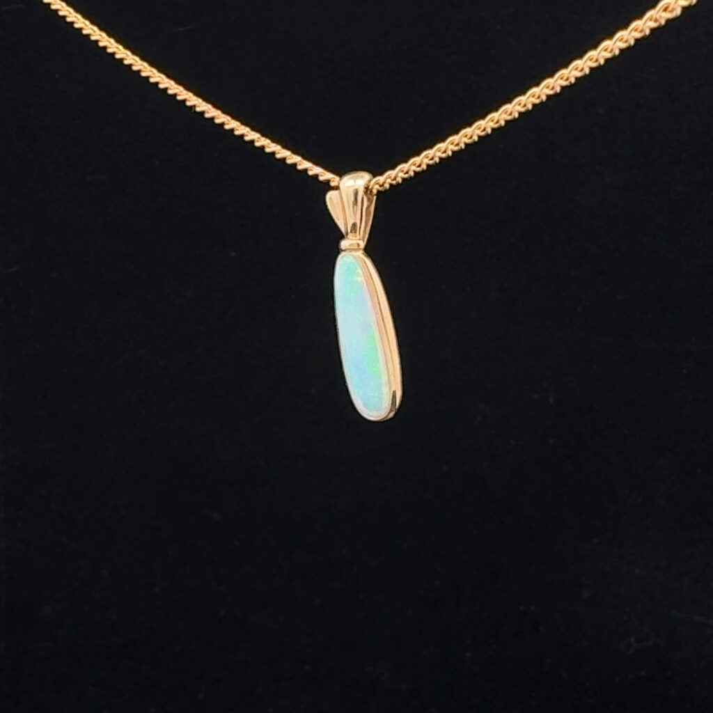 9K Yellow Gold Solid Crystal Opal Pendant 30924