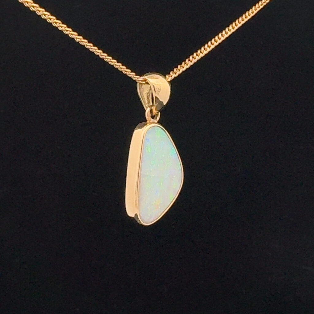 18K Yellow Gold Crystal Opal Pendant 30944