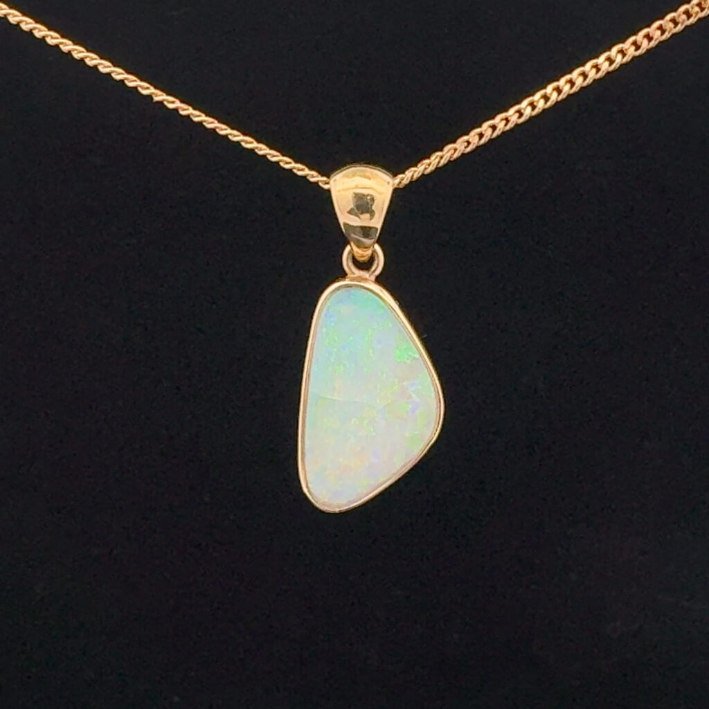 18K Yellow Gold Crystal Opal Pendant 30944