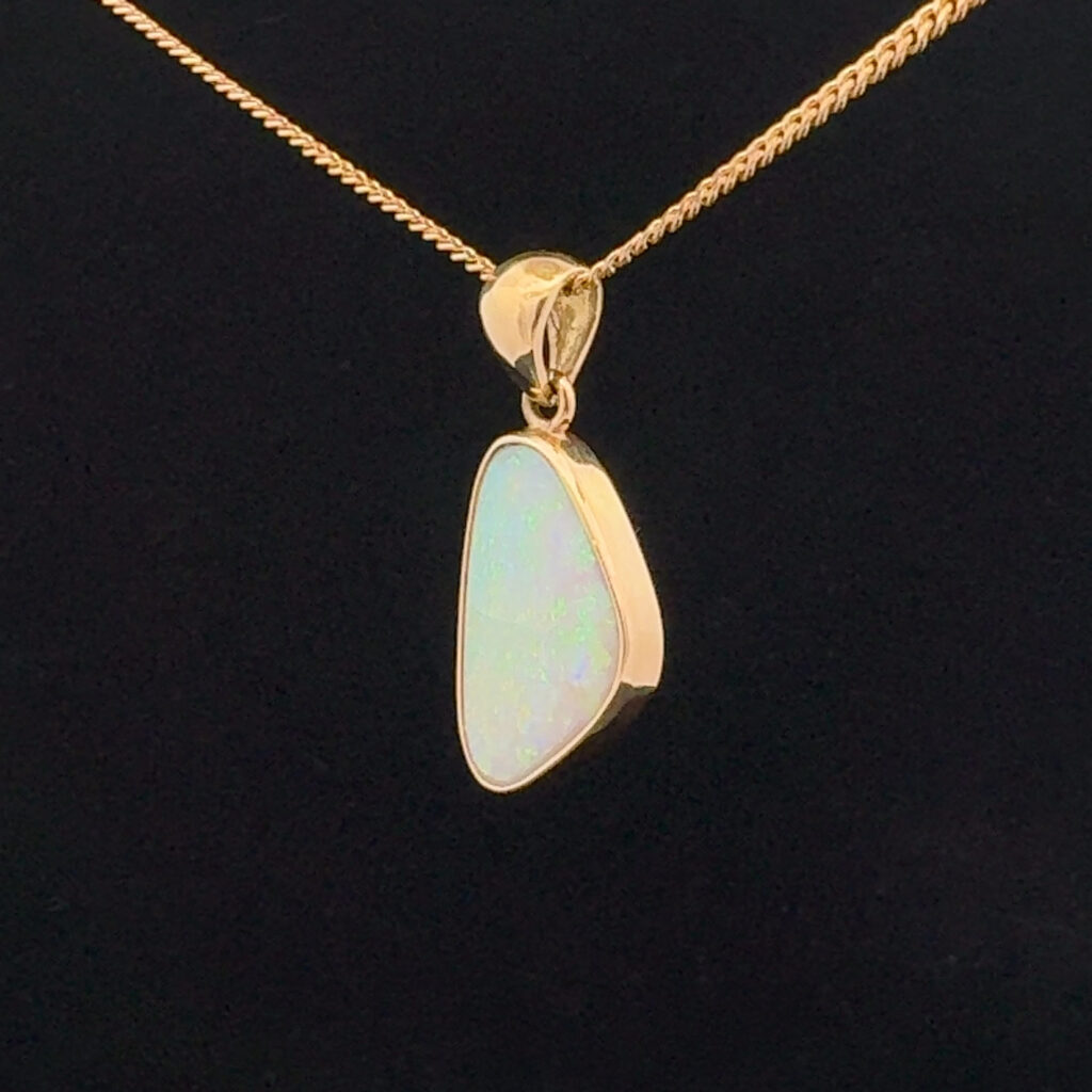 18K Yellow Gold Crystal Opal Pendant 30944