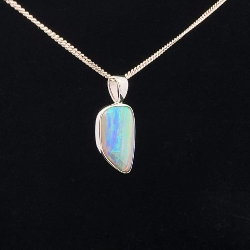 18K White Gold Solid Crystal Opal Pendant 31045