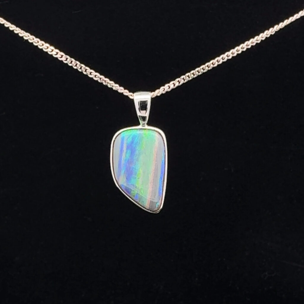 18K White Gold Solid Crystal Opal Pendant 31045