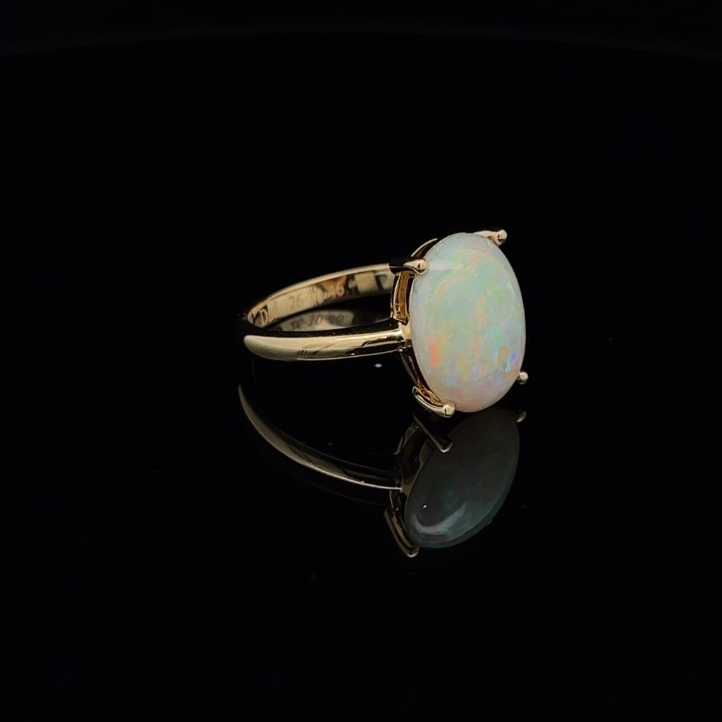 18K Yellow Gold Solid Crystal Opal Ring